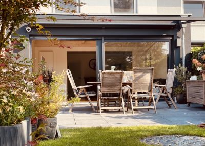 architekt in viersen plant und baut einen anbau an einem reihenhaus.